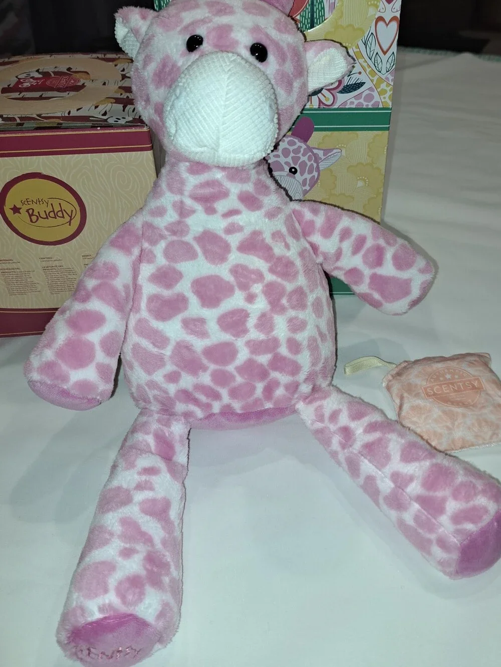 Genna The Giraffe Scentsy Buddy - New In The Box